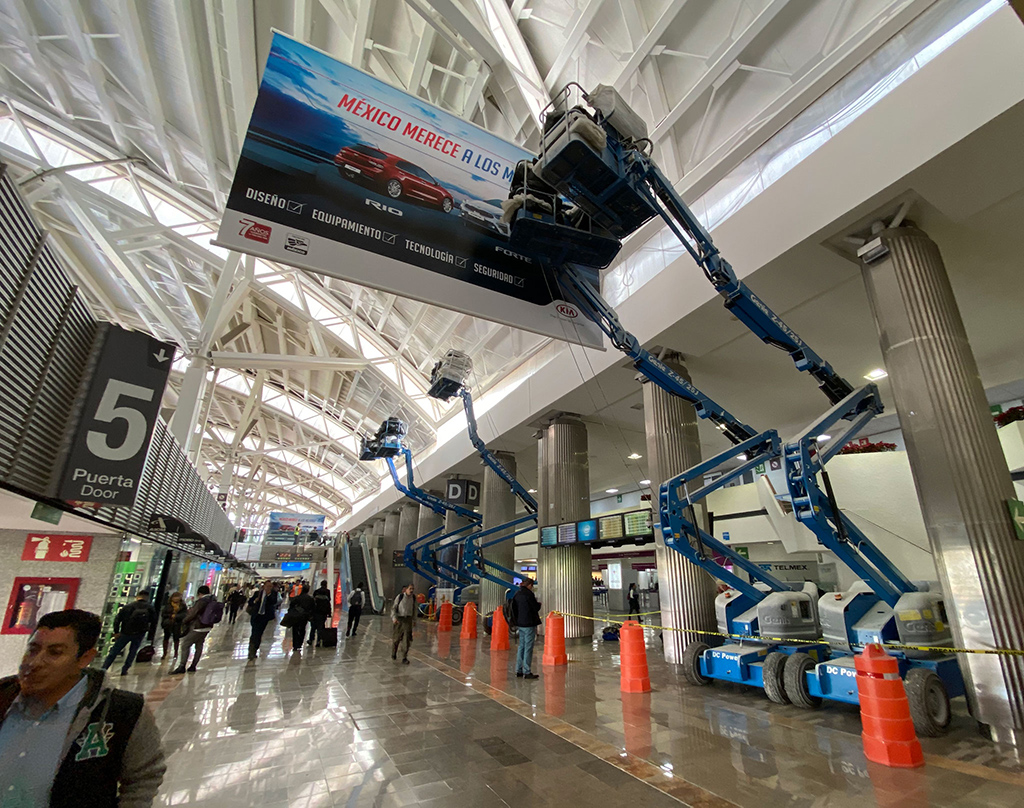 plataforma-articulada-en-aeropuerto